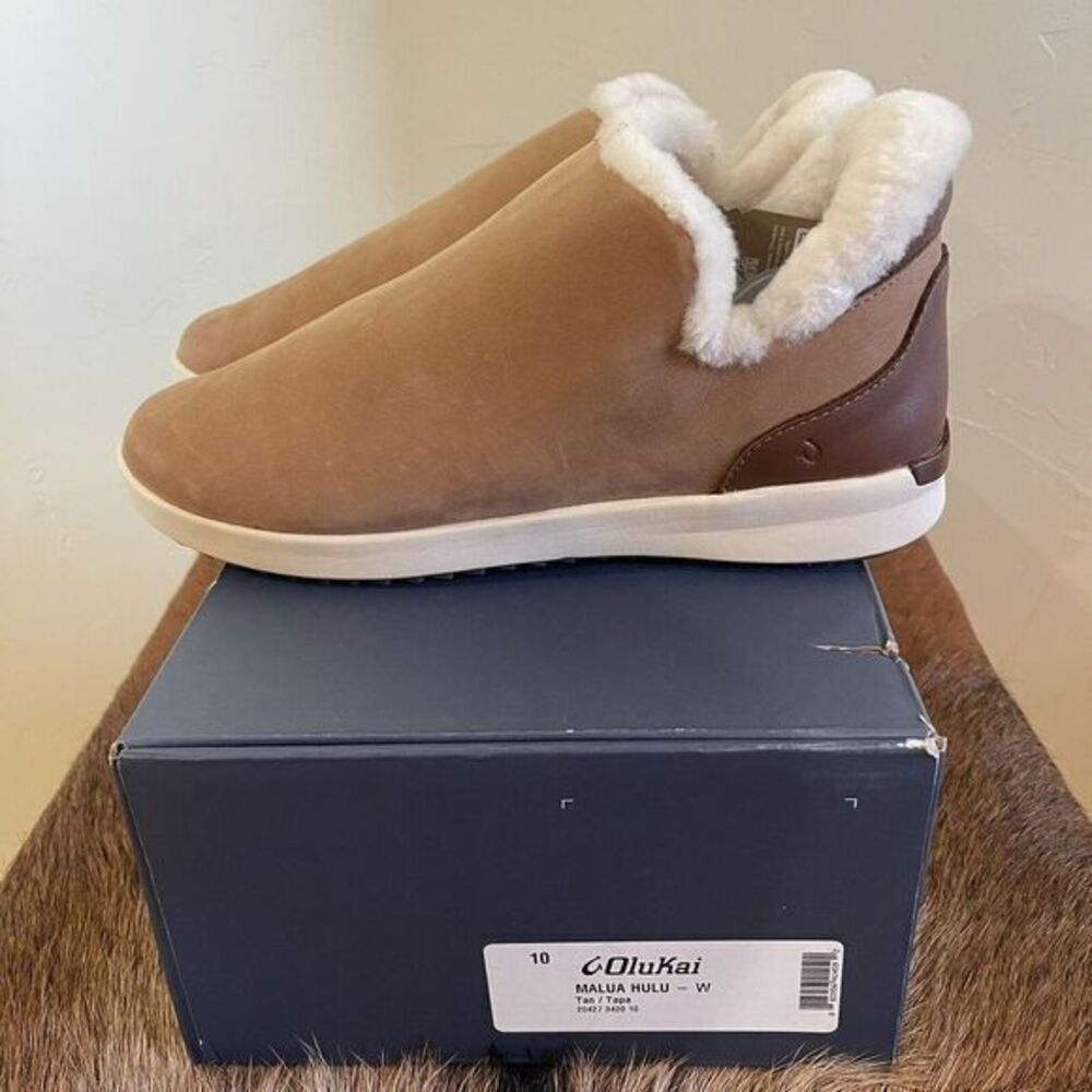 OluKai Women's Ankle Boots in Brown and Cream